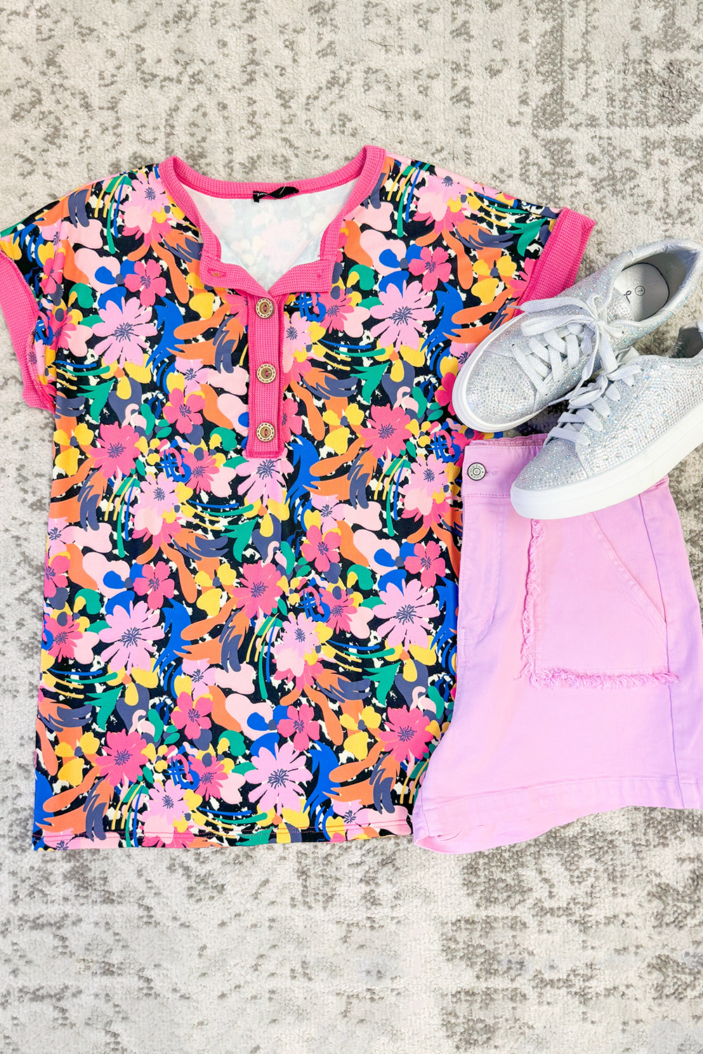 Plus Size Floral Contrast Edge Henley Top