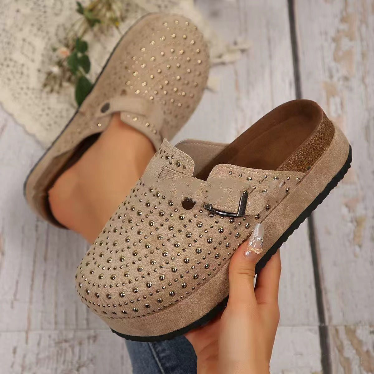 Rhinestone Closed-toe Slippers
