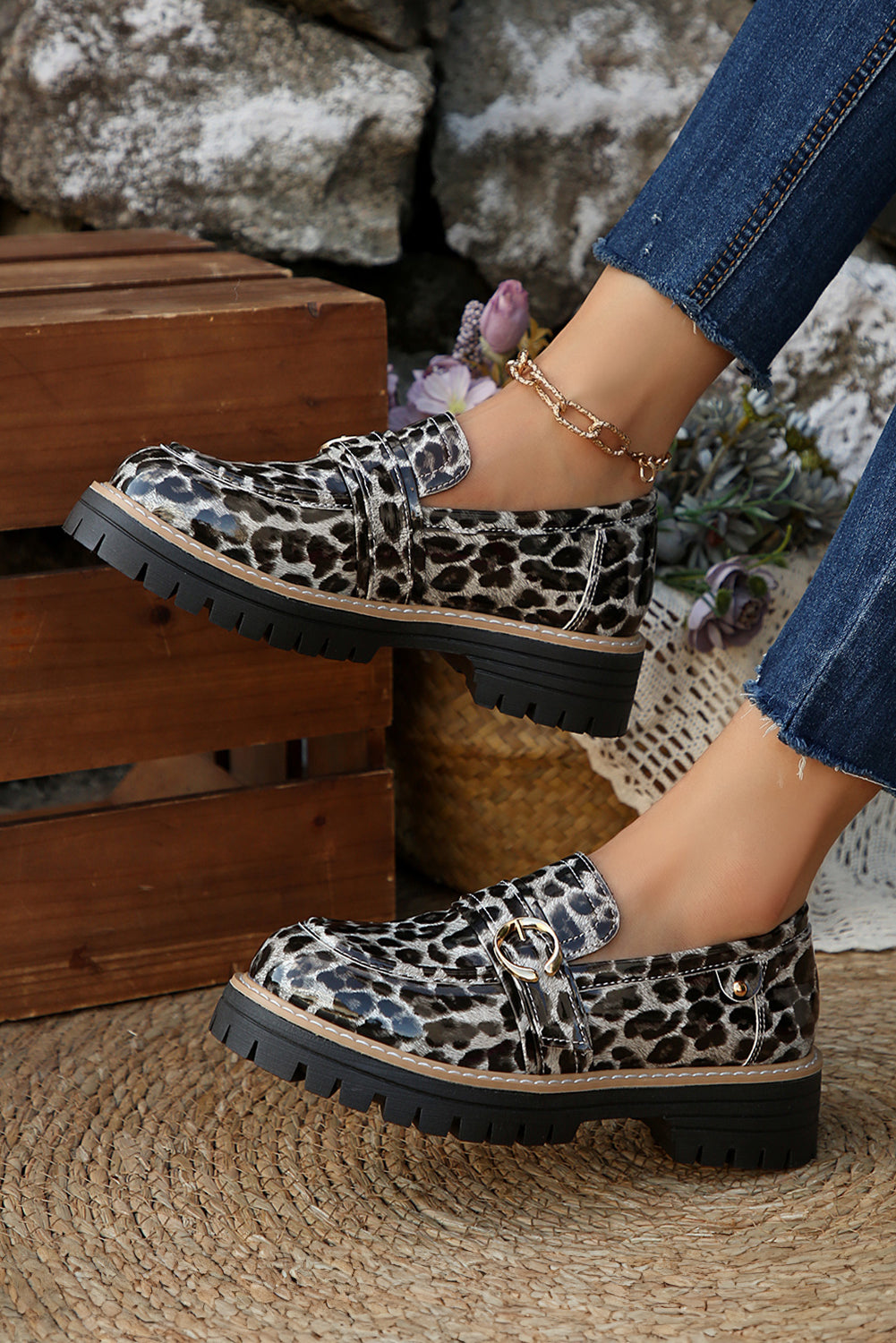 Retro Leopard PU Leather Loafer Shoes