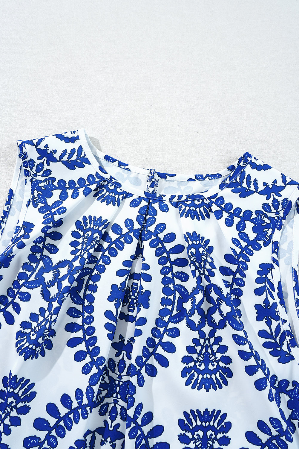 Vintage Print Pintuck Crew Neck Tank Top