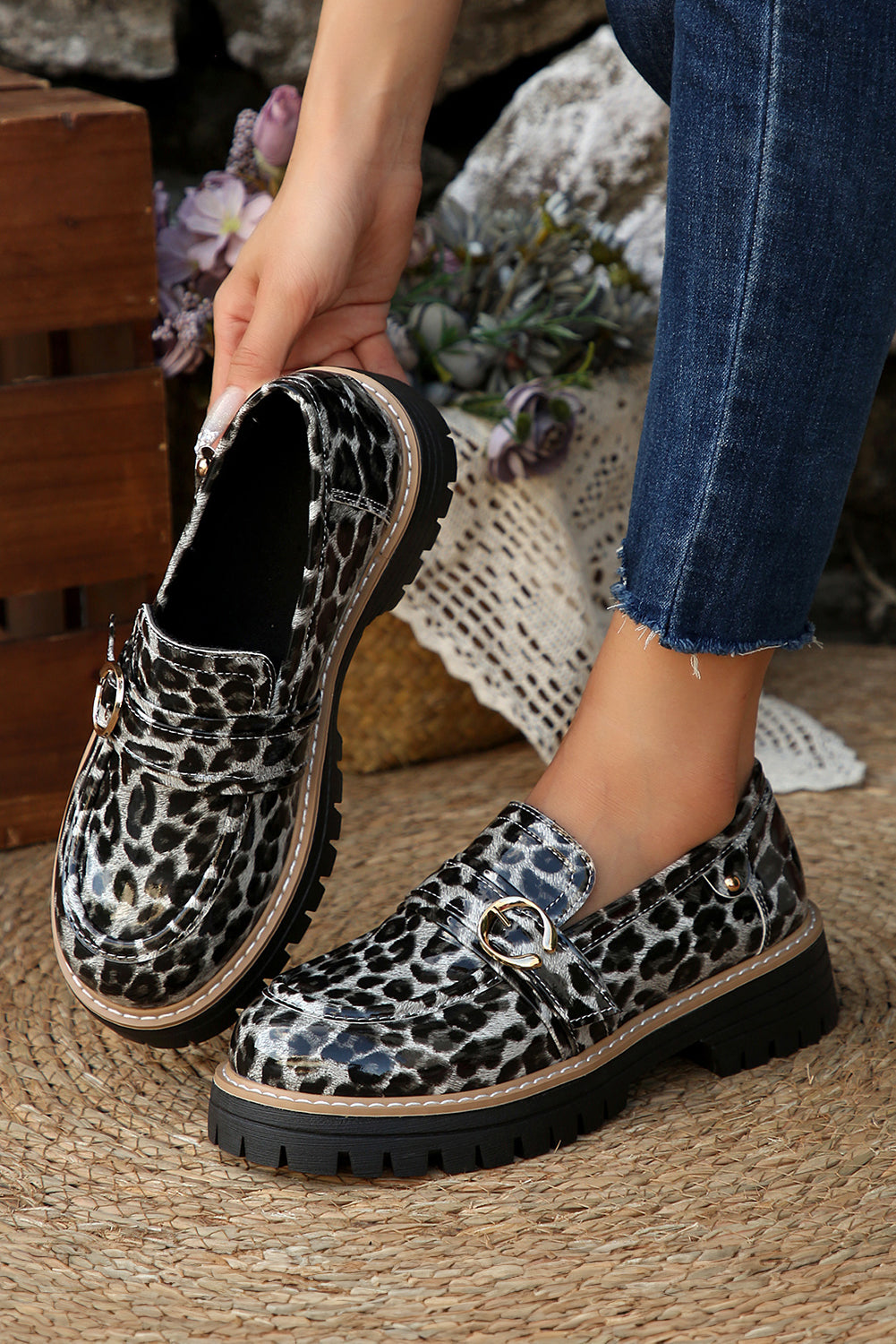 Retro Leopard PU Leather Loafer Shoes