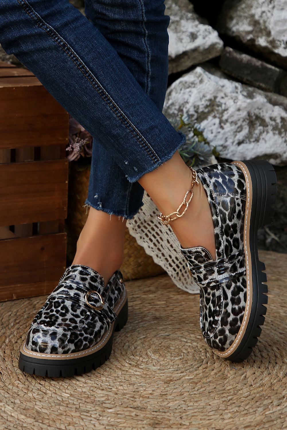 Retro Leopard PU Leather Loafer Shoes