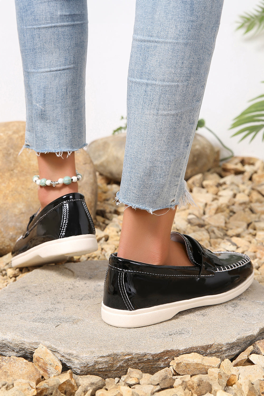 Glossy PU Leather Pointed Toe Slip On Loafers
