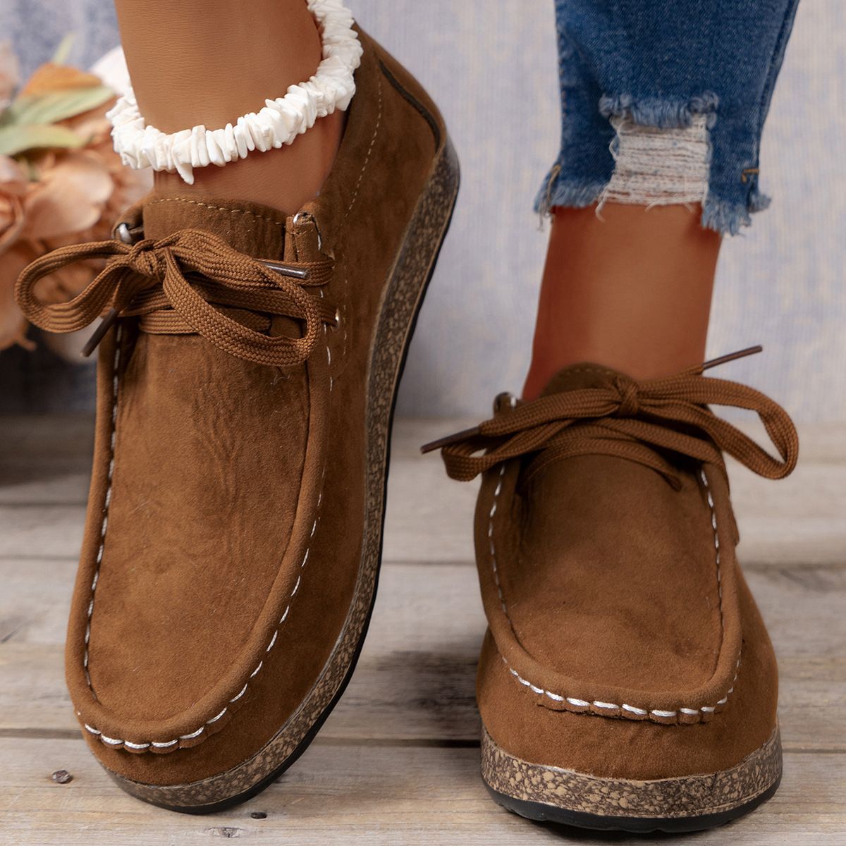 Loose-Fitting Flat Shoes