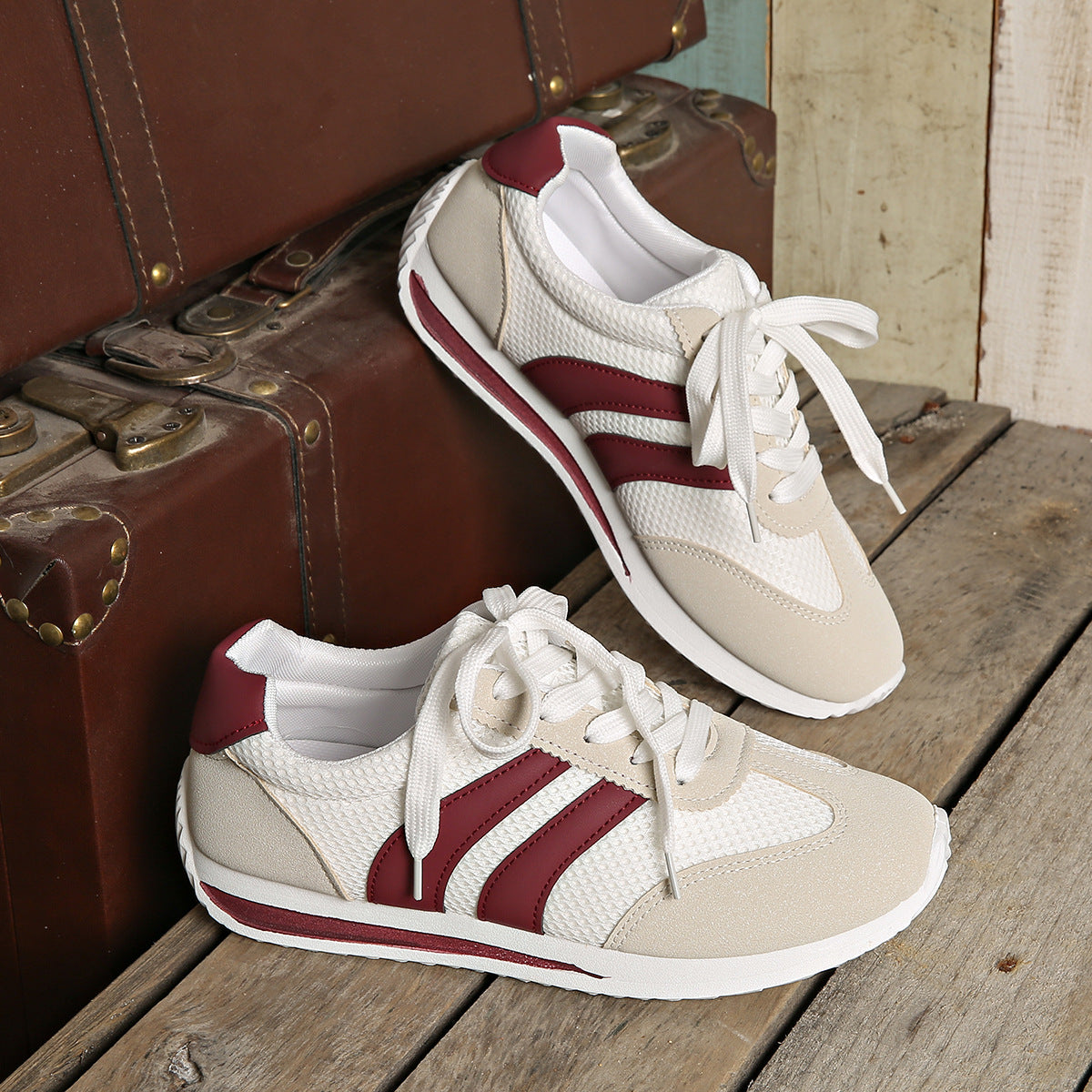 Comfortable Flat Sports Shoes for Sports & Leisure