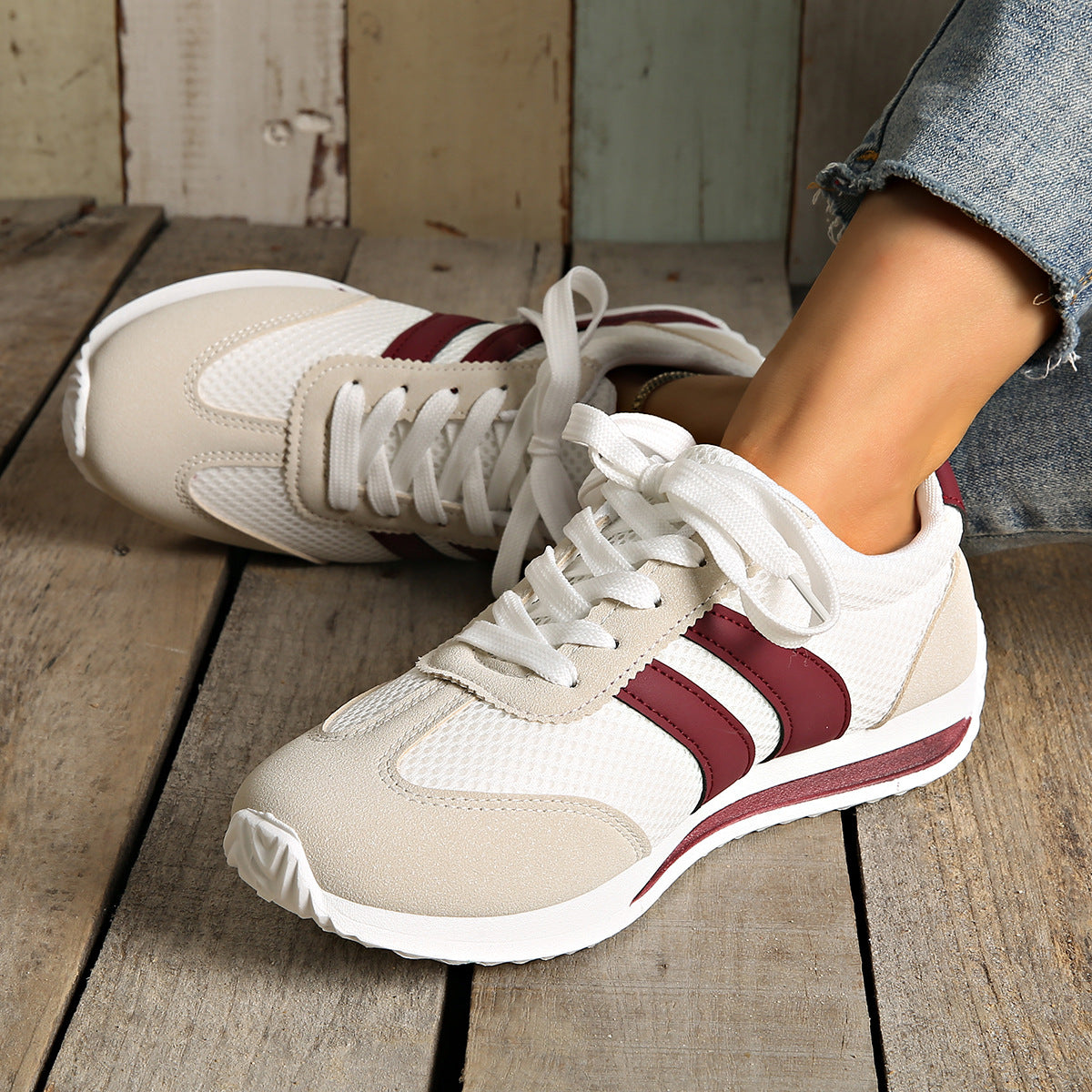 Comfortable Flat Sports Shoes for Sports & Leisure