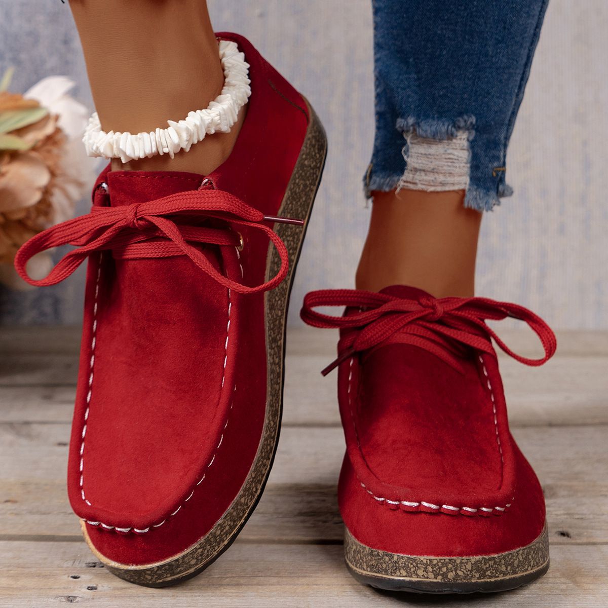 Loose-Fitting Flat Shoes