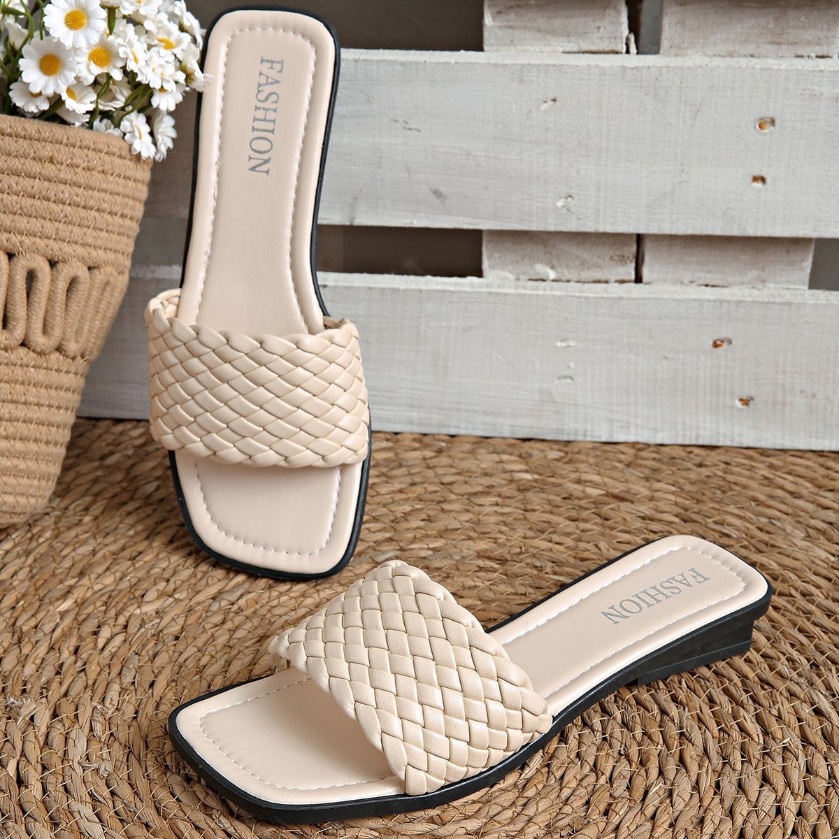 Prepare Flat Bottomed Slippers