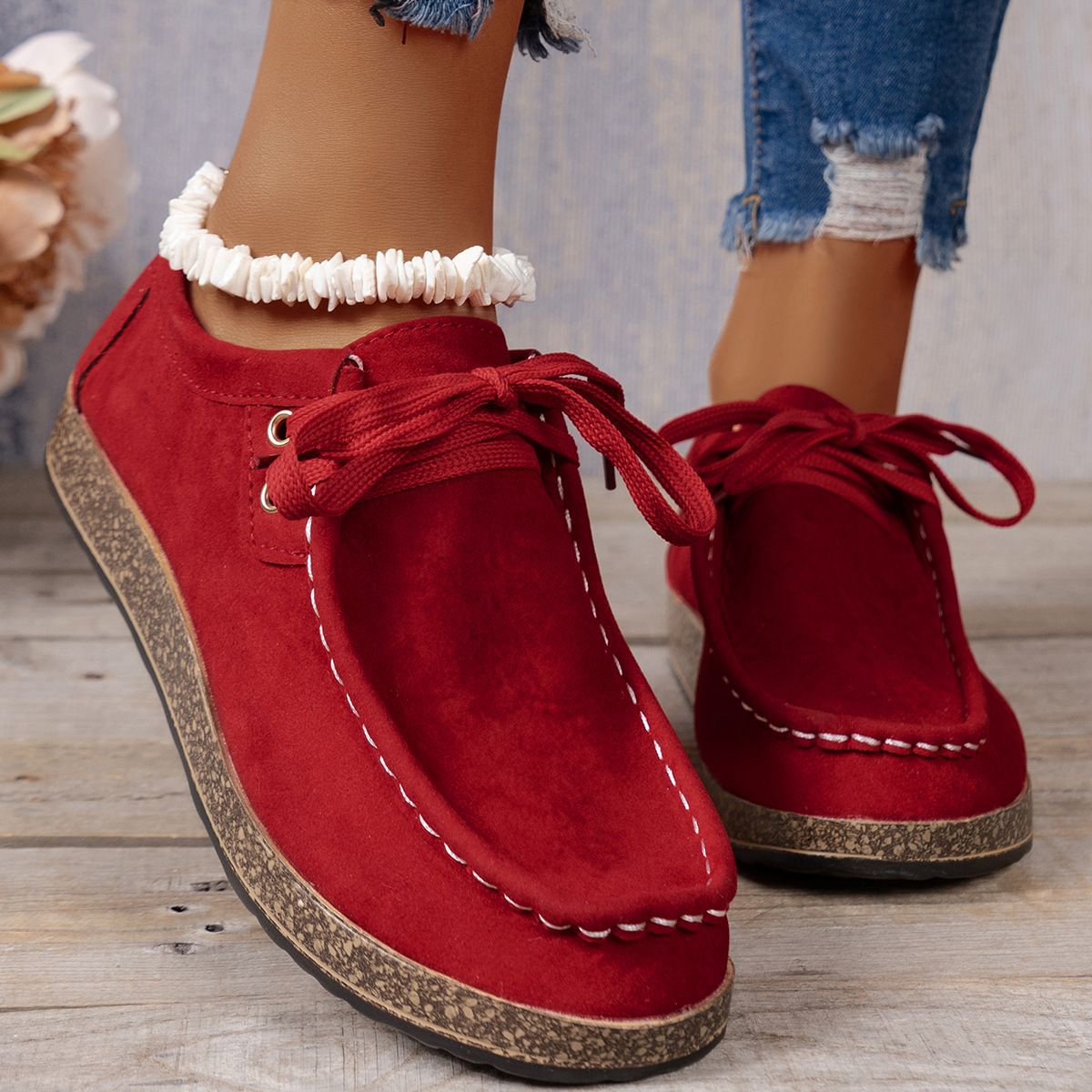 Loose-Fitting Flat Shoes