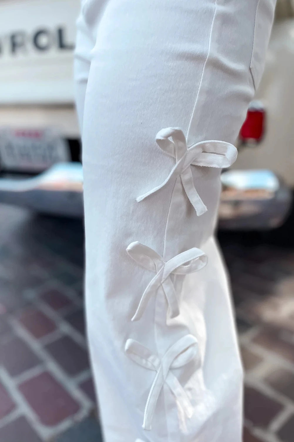 Detail Straight Leg Loose Jeans
