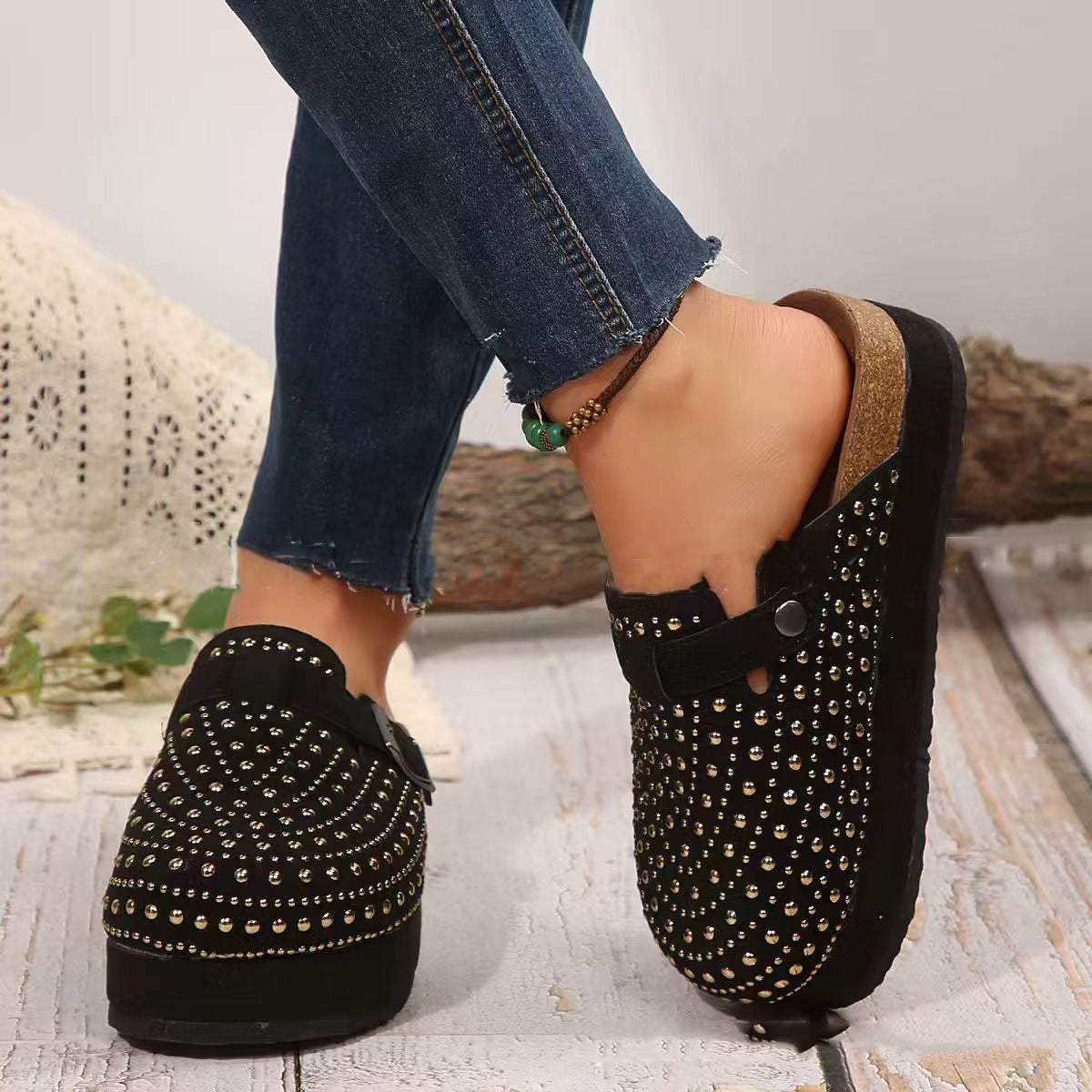 Rhinestone Closed-toe Slippers