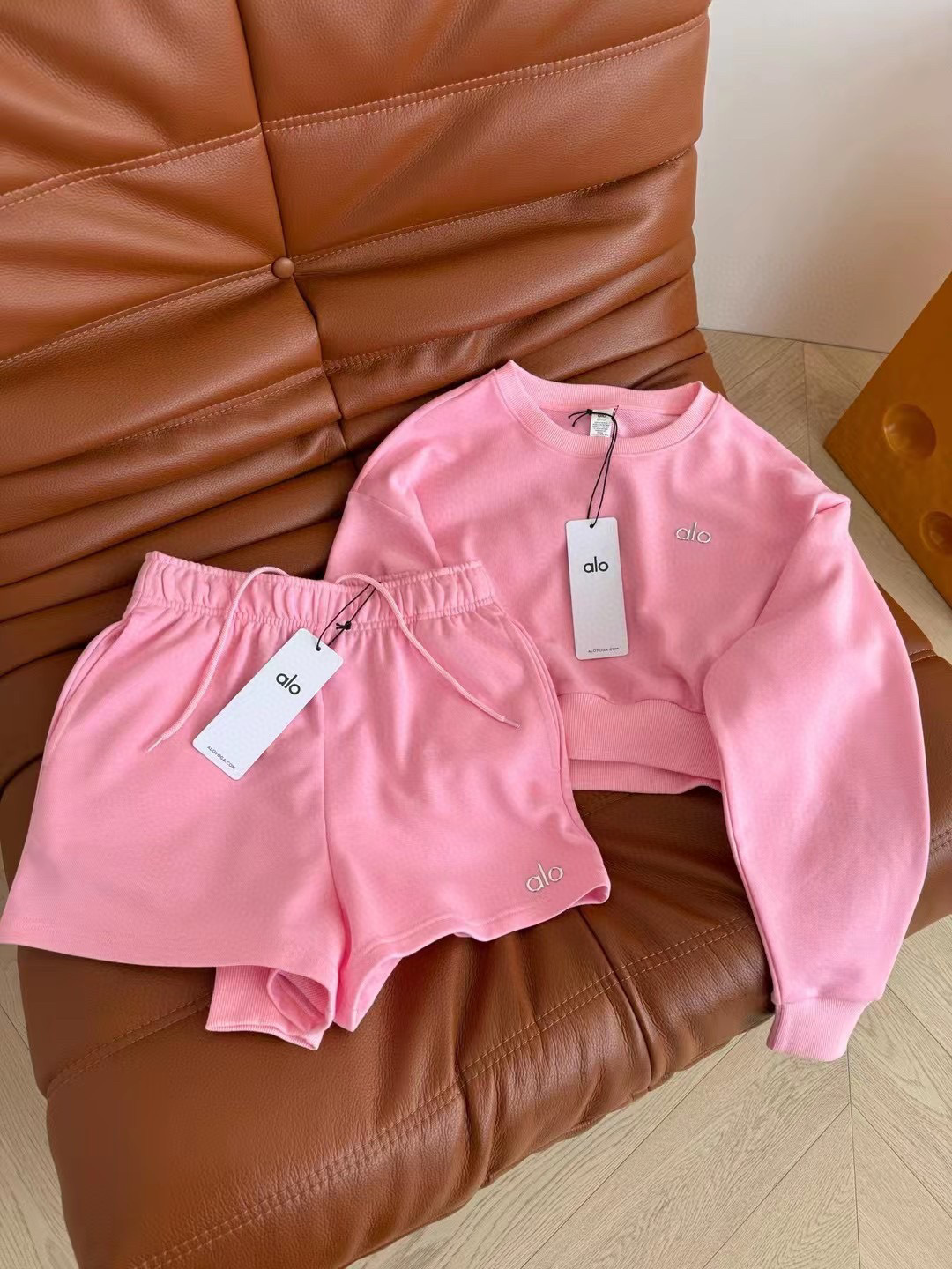 Women's Long-sleeved Sweatshirt + Shorts(WYSA27)