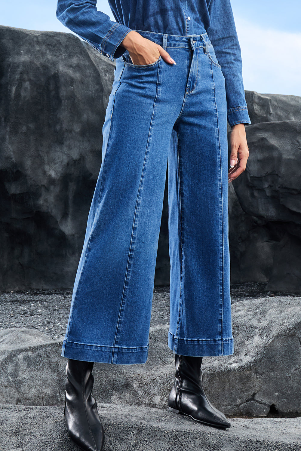 Plain Seam Detail Flared Bottom Ankle Length Jeans