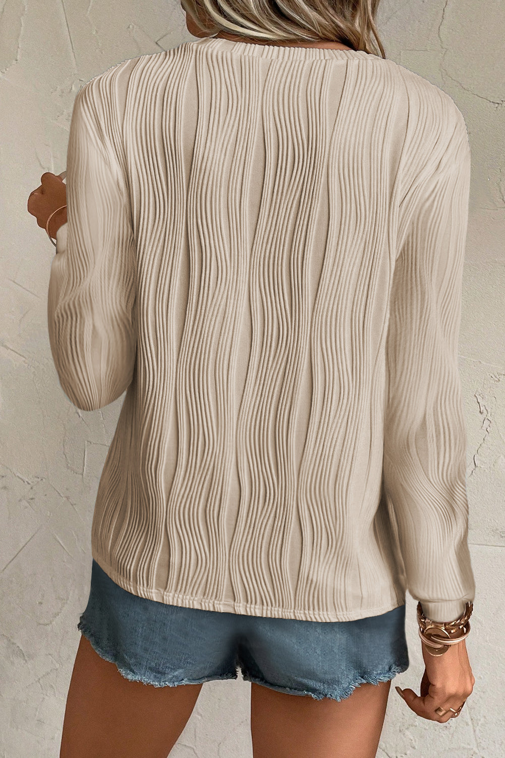 Textured Wavy Round Neck Top