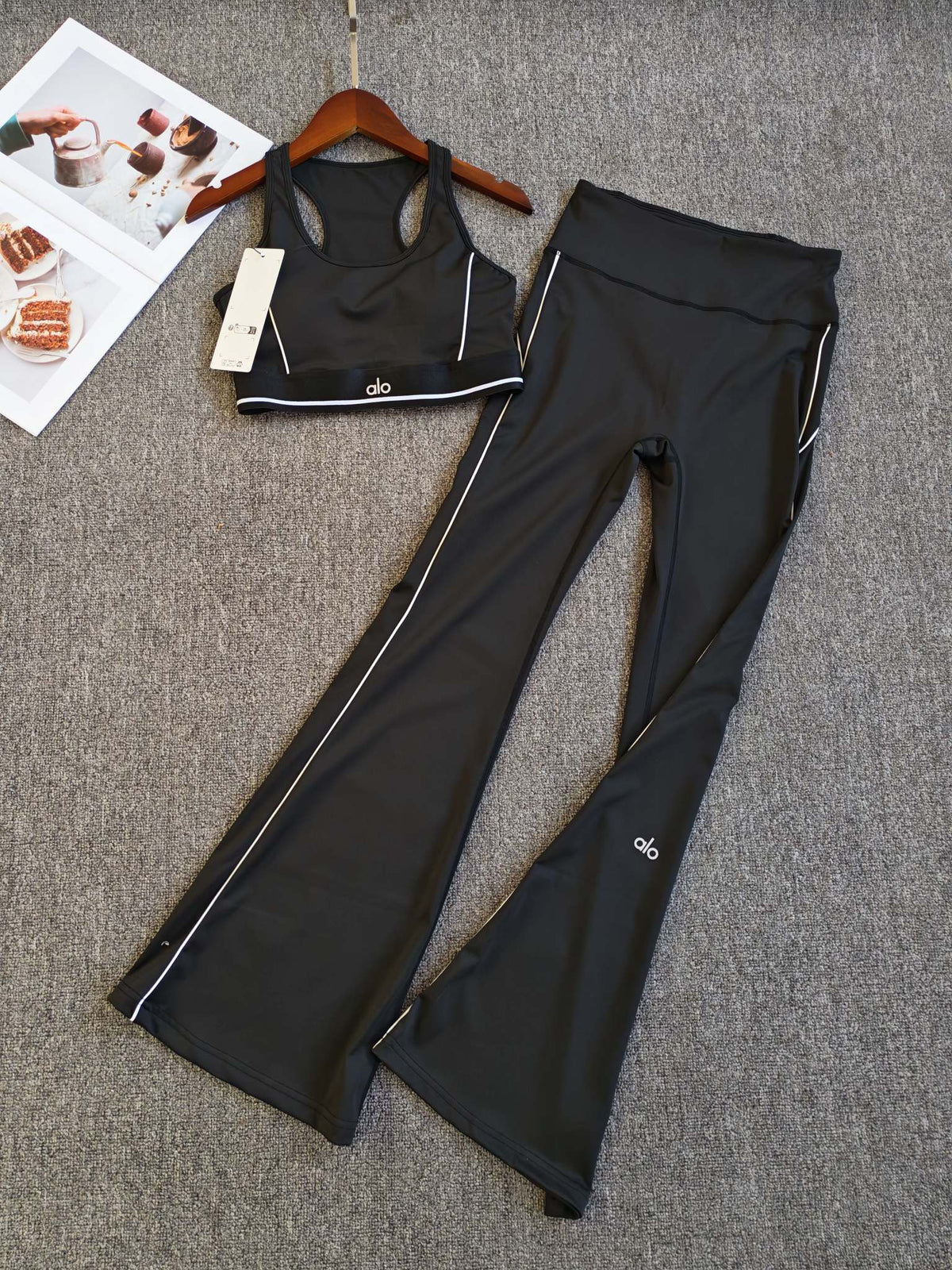Women's Flared Yoga Pants & Sports Bra 2-Piece Set