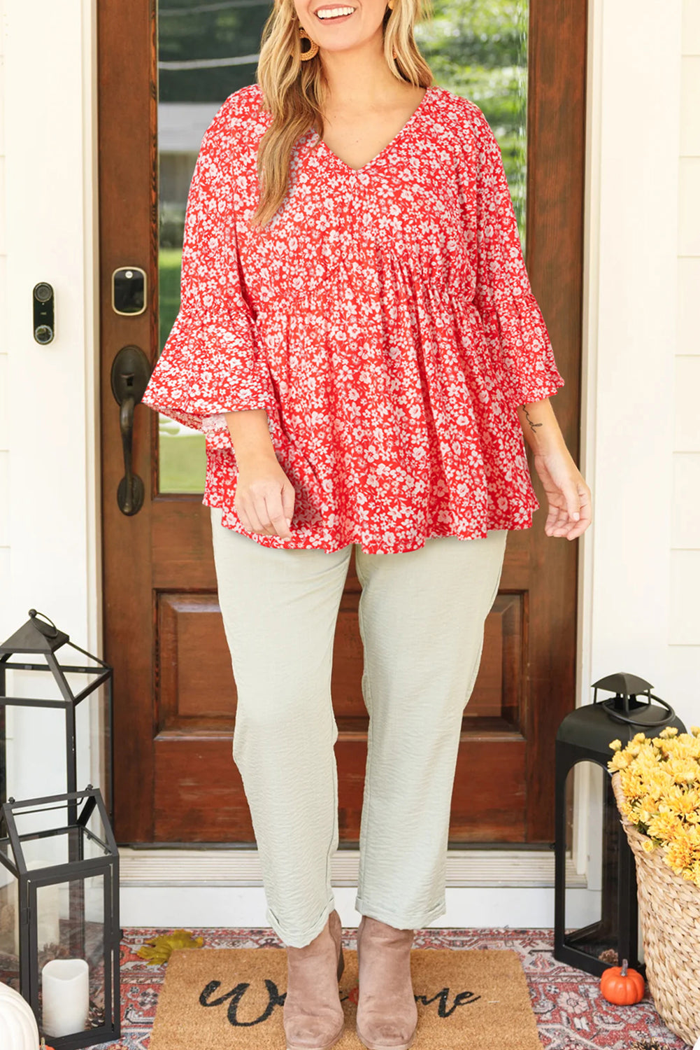 Plus Size Floral Flared Bracelet Sleeve Blouse