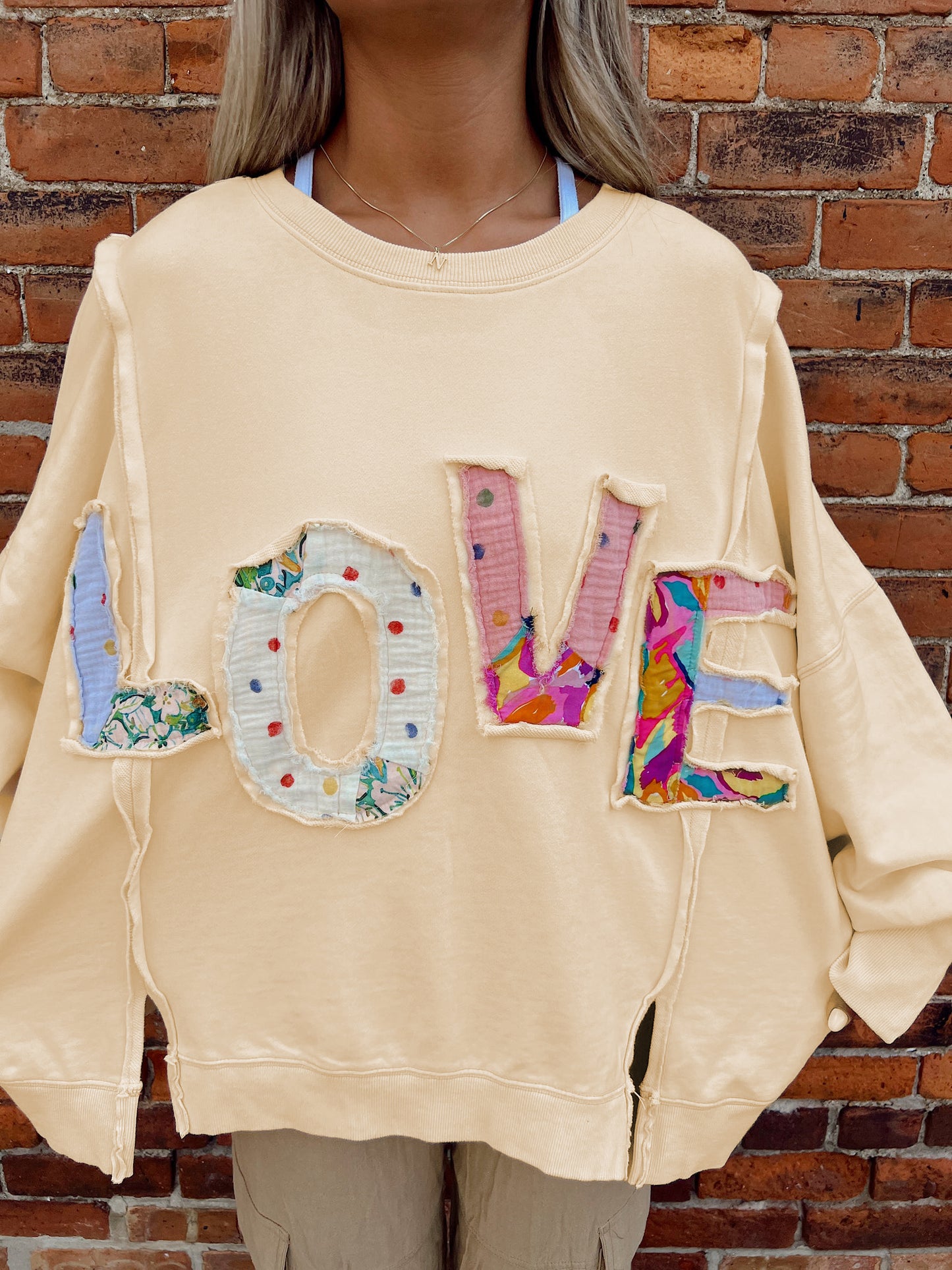 (Pre order 12.15)LOVE Patch Sweatshirt