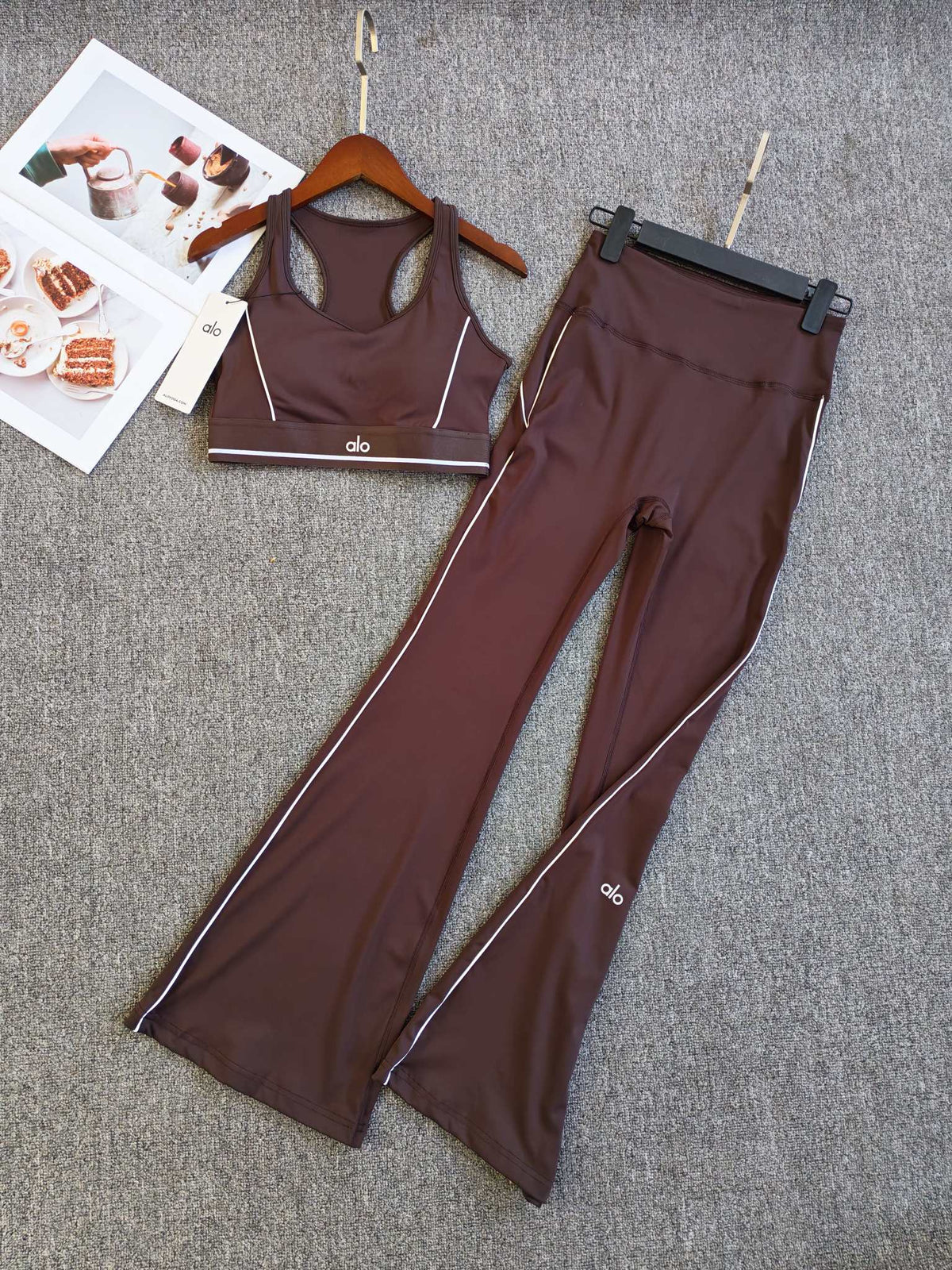 Women's Flared Yoga Pants & Sports Bra 2-Piece Set