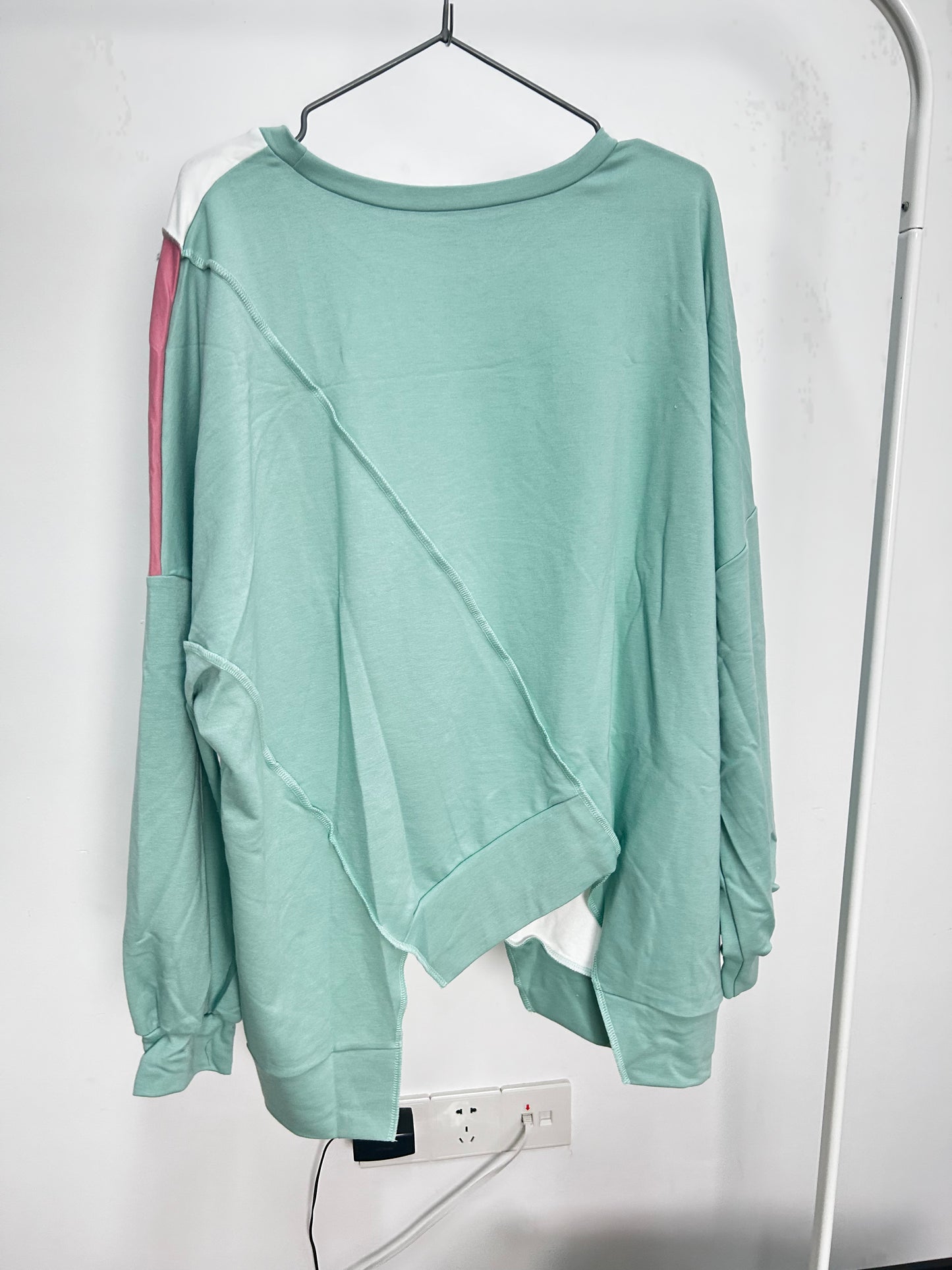 Colorblock Stitching Irregular Hem Long Sleeve Top