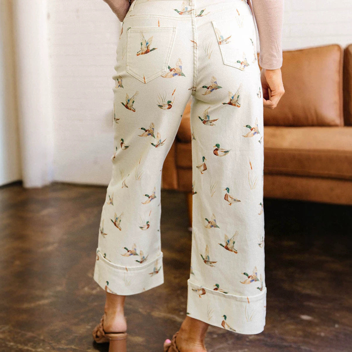 Beige Stylish Mallard Printed Cuffed Hem Shift Jeans