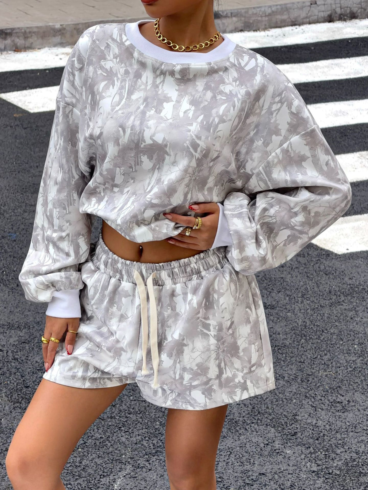 Trendy Abstract Print Pullover & Shorts Set