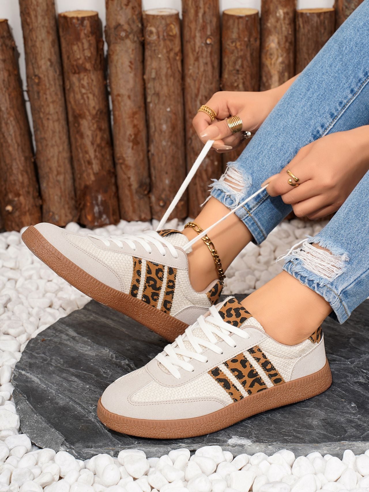Vagen Leather Leopard Patchwork Flat Sneakers