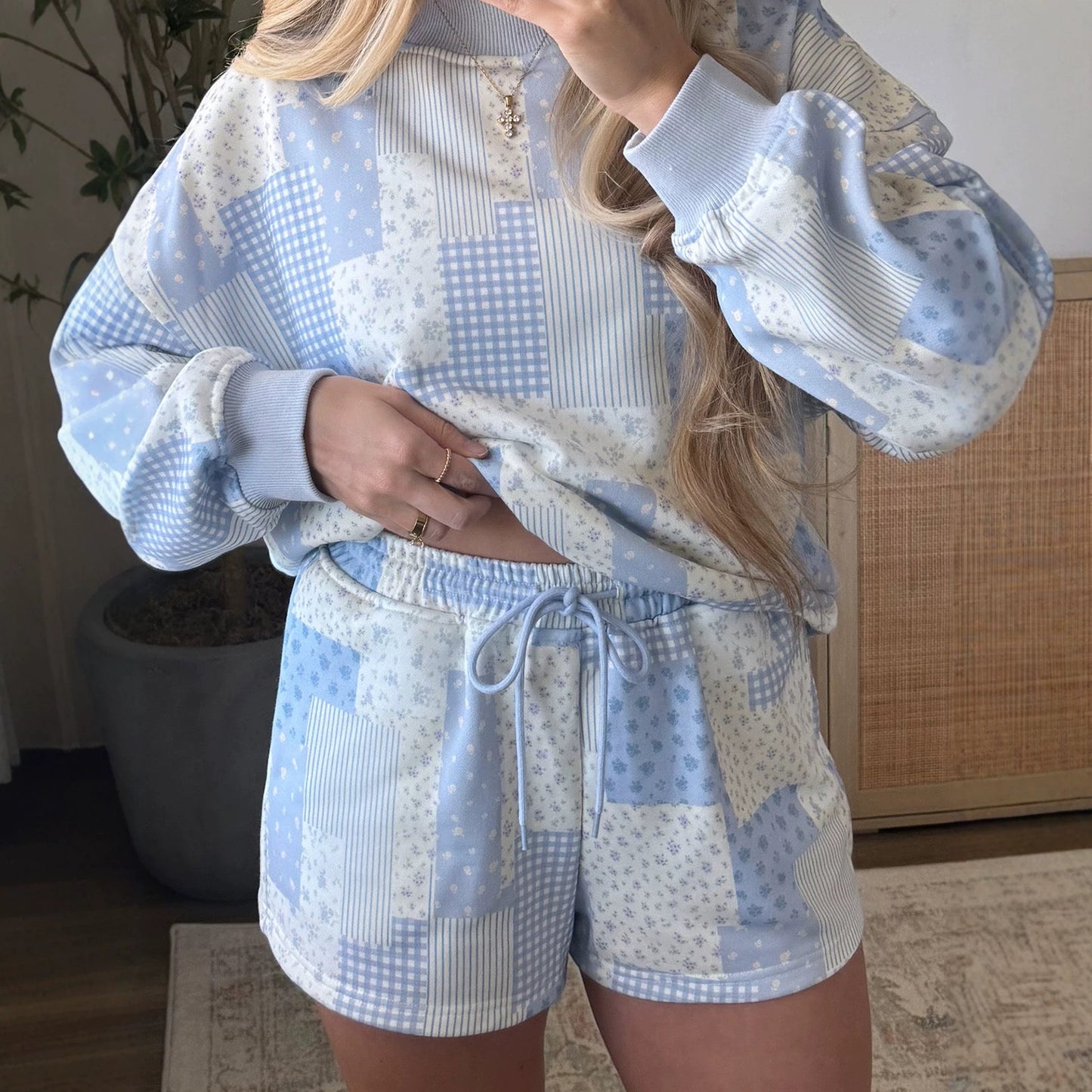 Sky Blue Patchwork Floral Print Drop Shoulder Baggy Pullover Drawstring Shorts Set