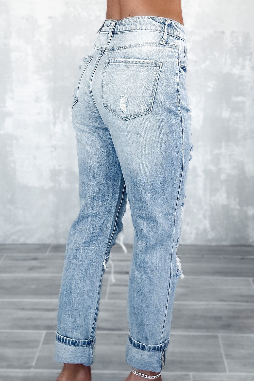 Light Wash Frayed Slim Fit High Waist Jeans