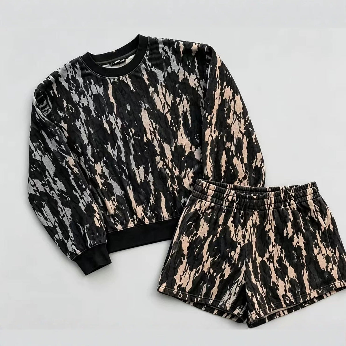 Trendy Camo Print Pullover & Shorts Set