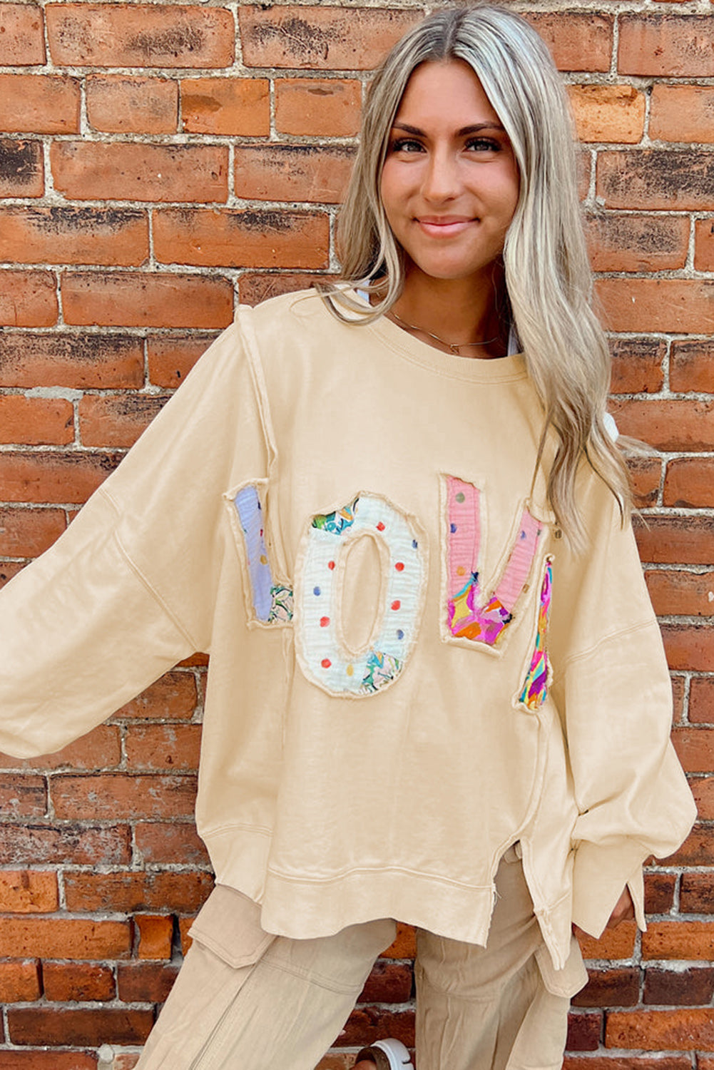 (Pre order 12.15)LOVE Patch Sweatshirt