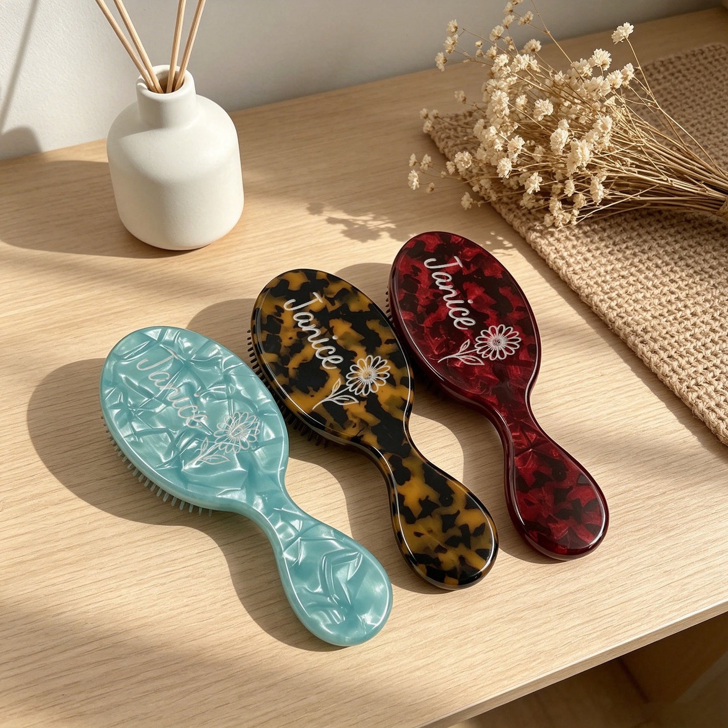 Oval Air Cushion Brush – UV Finish